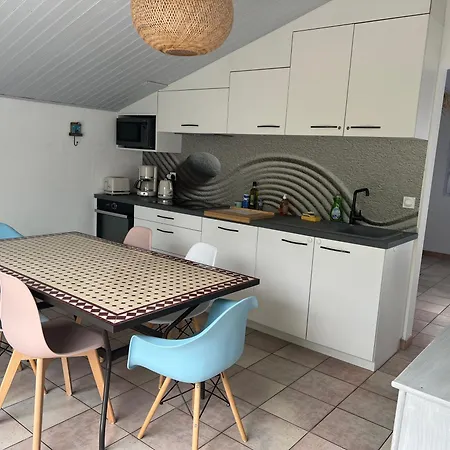 Дом отдыха Charmante Maison Sur 100 M De La Ла-Транш-сюр-Мер